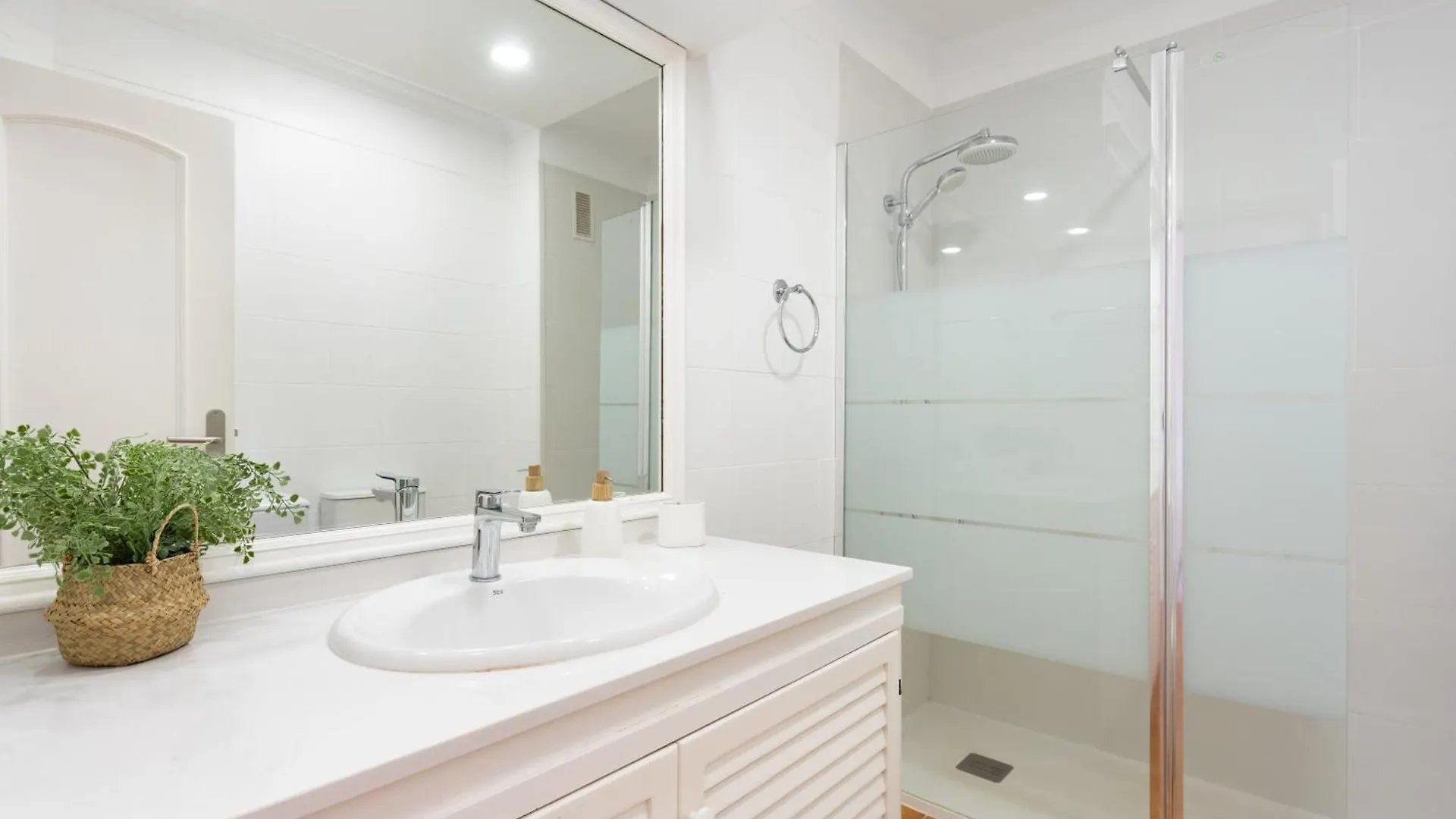 Home2Book Trendy Apt Pool & Terrace Golf Del Sur 圣米格尔德阿沃纳